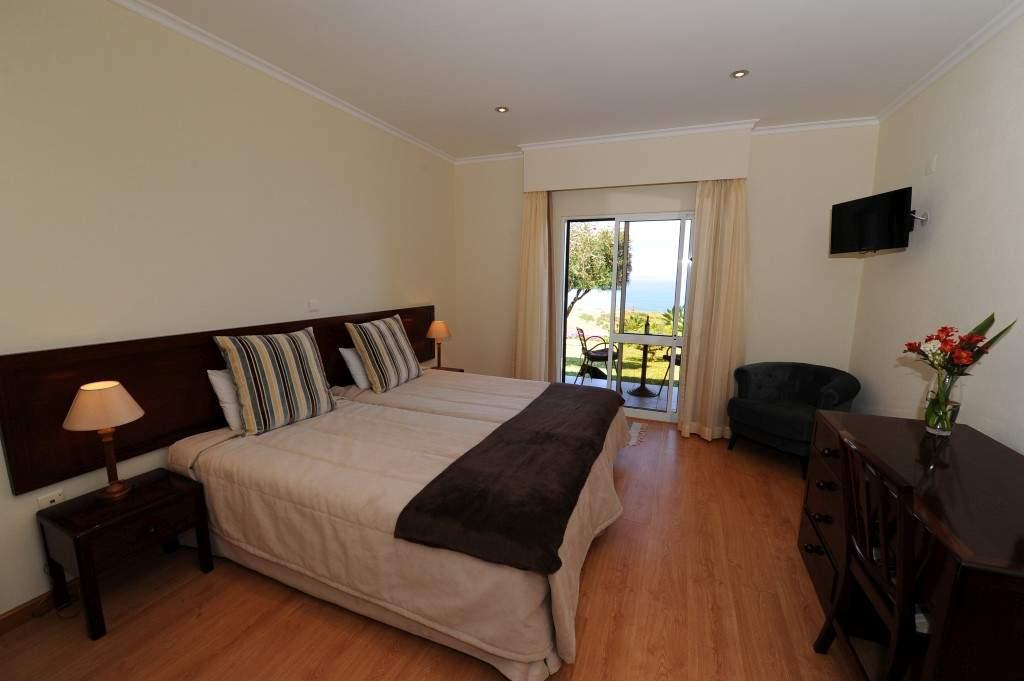Residencial Farol Bed & Breakfast 3*