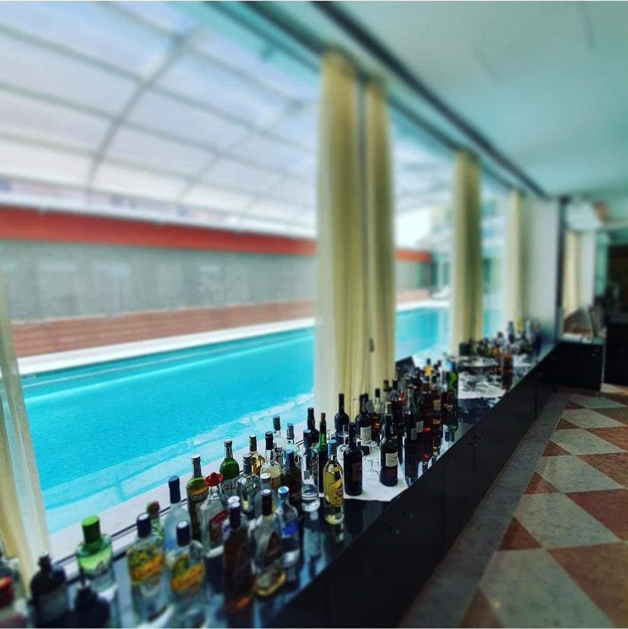 Hotel &