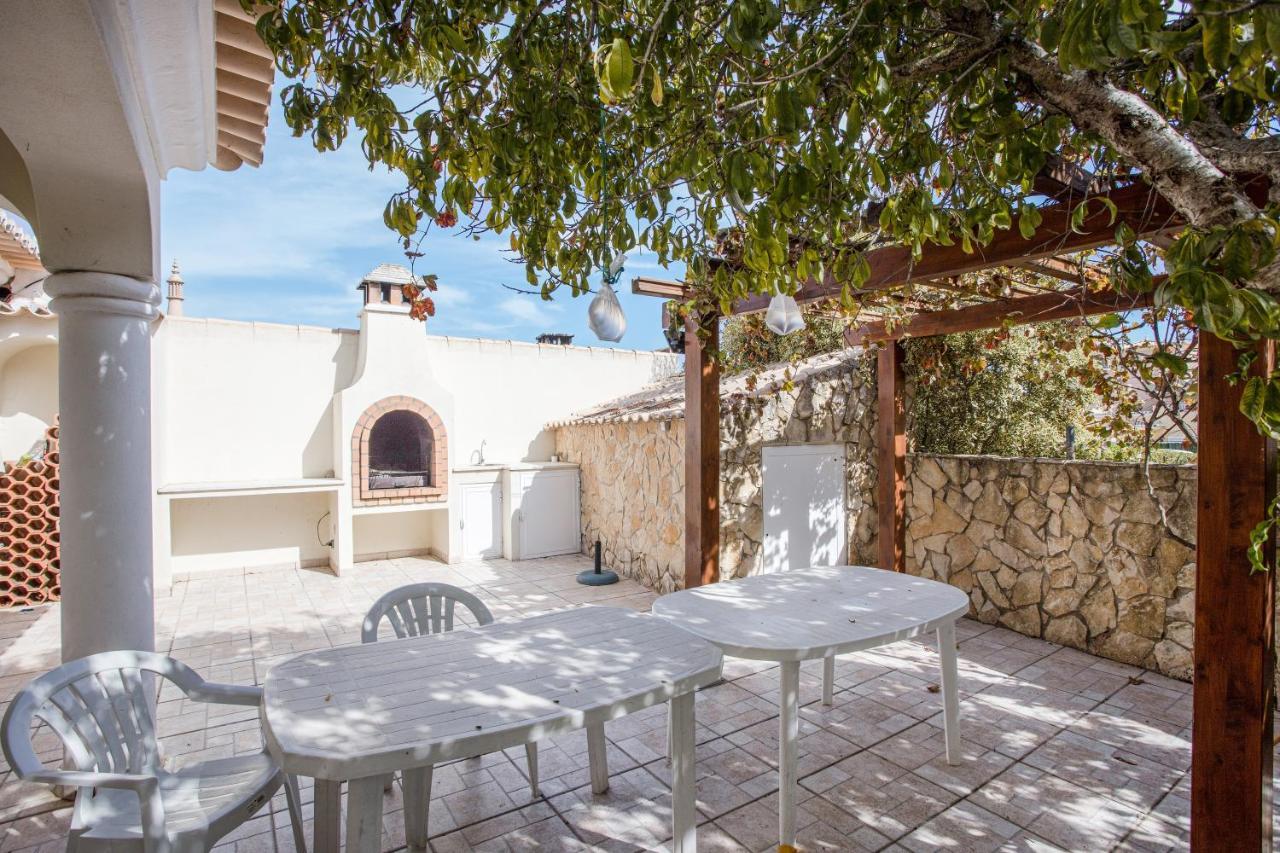 Casa Romanzeiras *