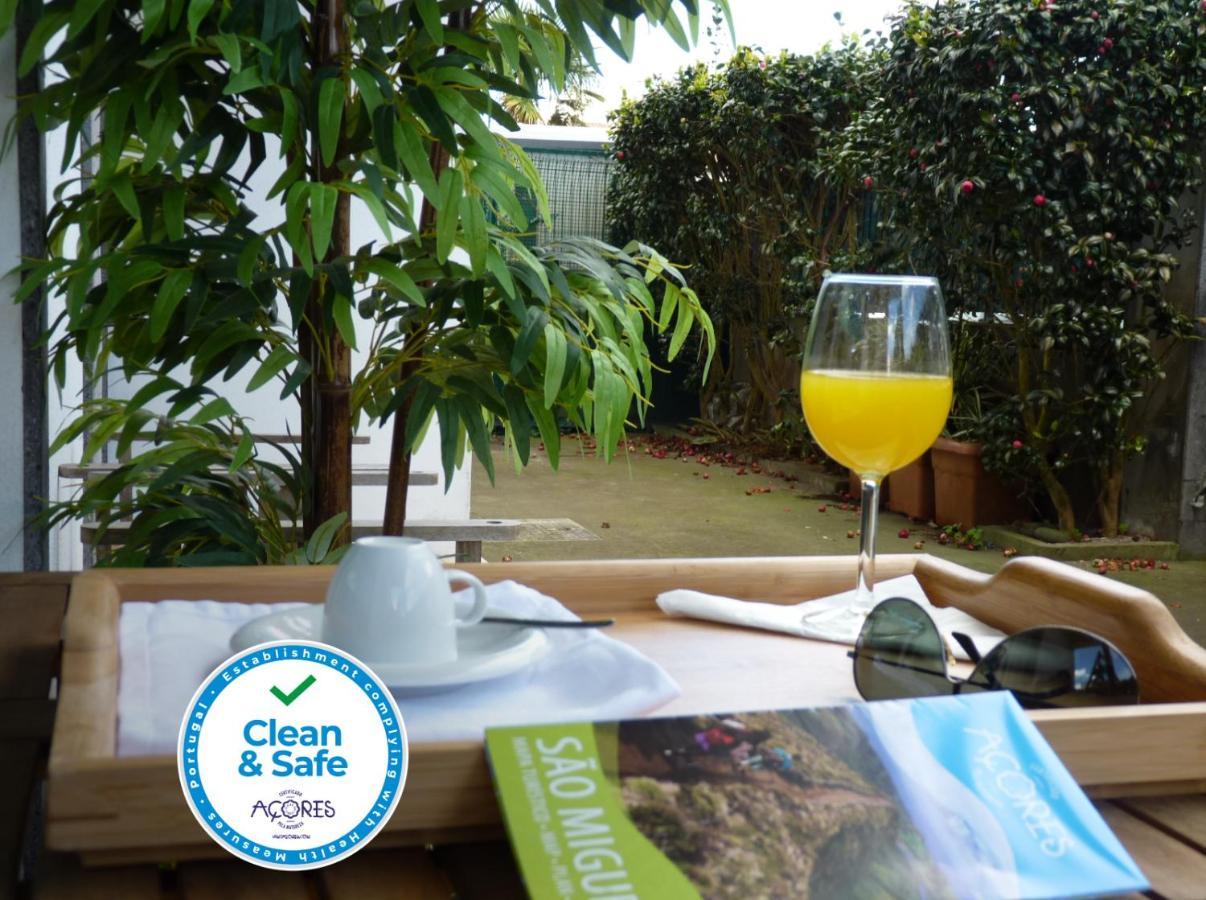 Azores Holidays House -b&b - - Self Check-in Keyboard *