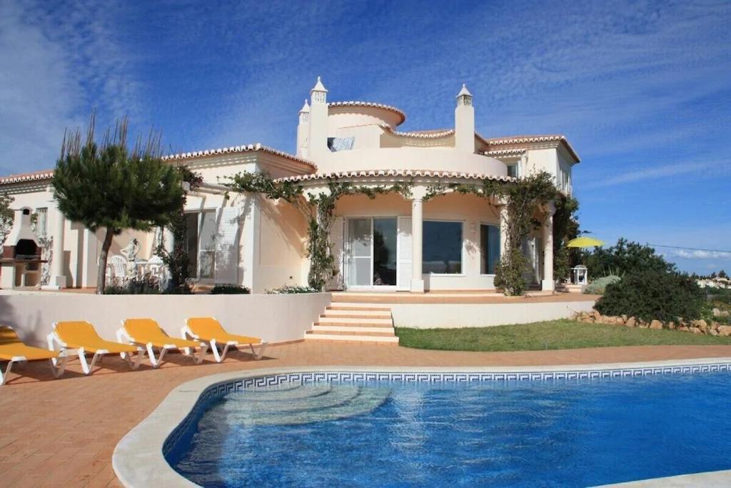 Villa With Beautiful Views & Spacious Garden Ferragudo (Faro)