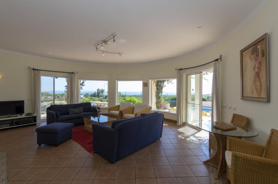With Beautiful Views & Spacious Garden Villa Ferragudo (Faro)