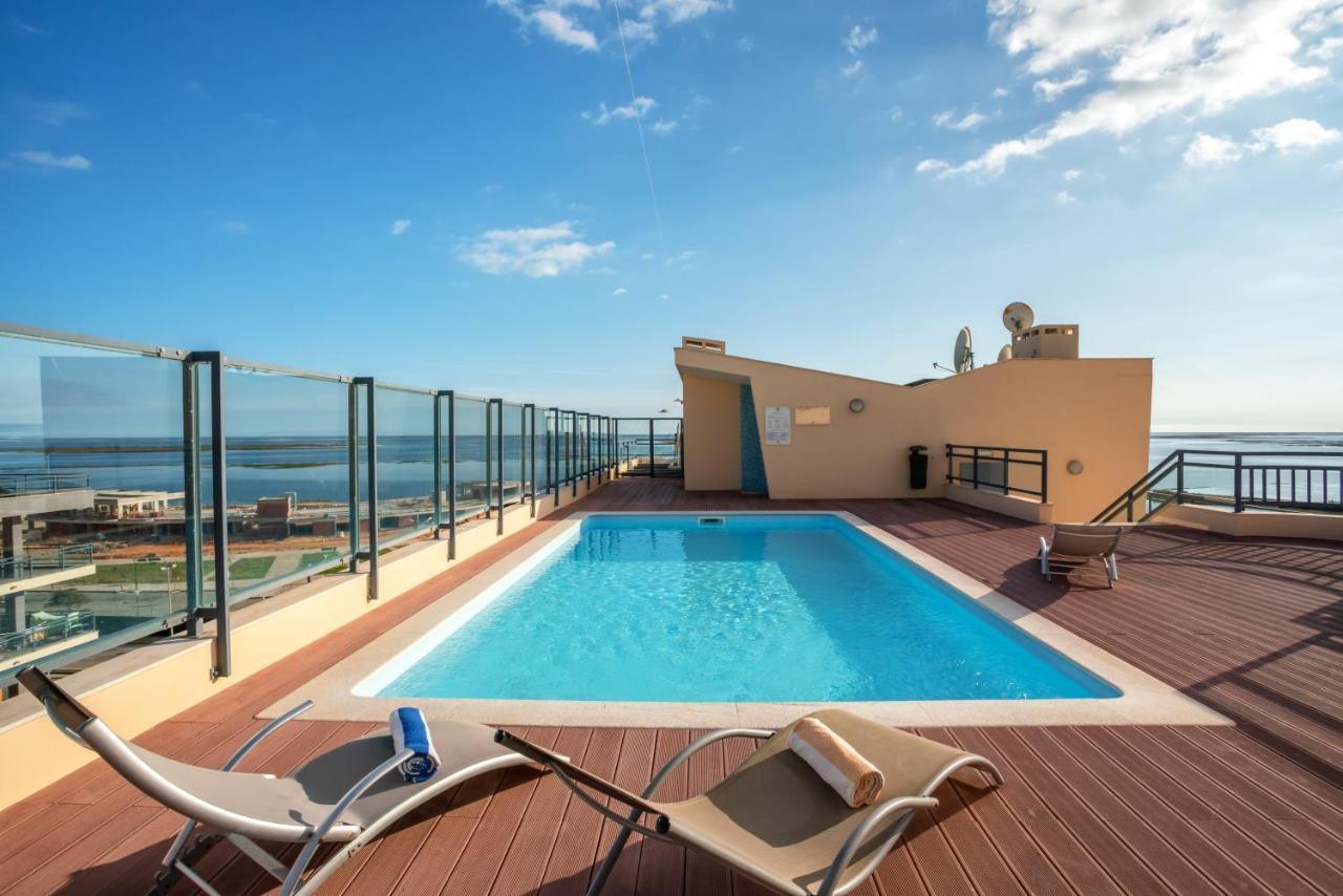 Apartment Privilege Sea View Pochet With Rooftop Pool, Village Marina - Olhao