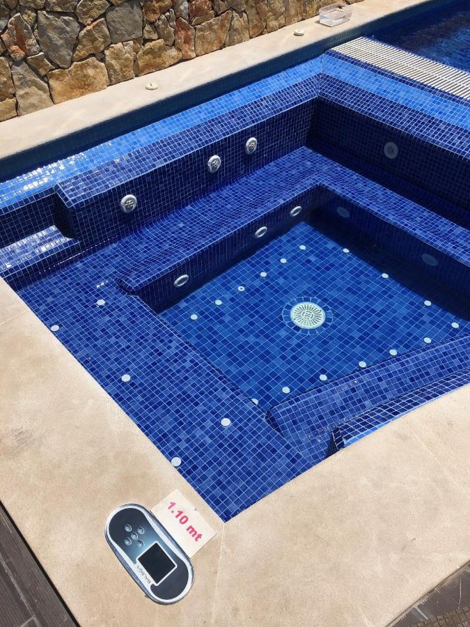 Full Private 300sqm Jacuzzi Heated Pool Ideal & Quiet Location * Albufeira