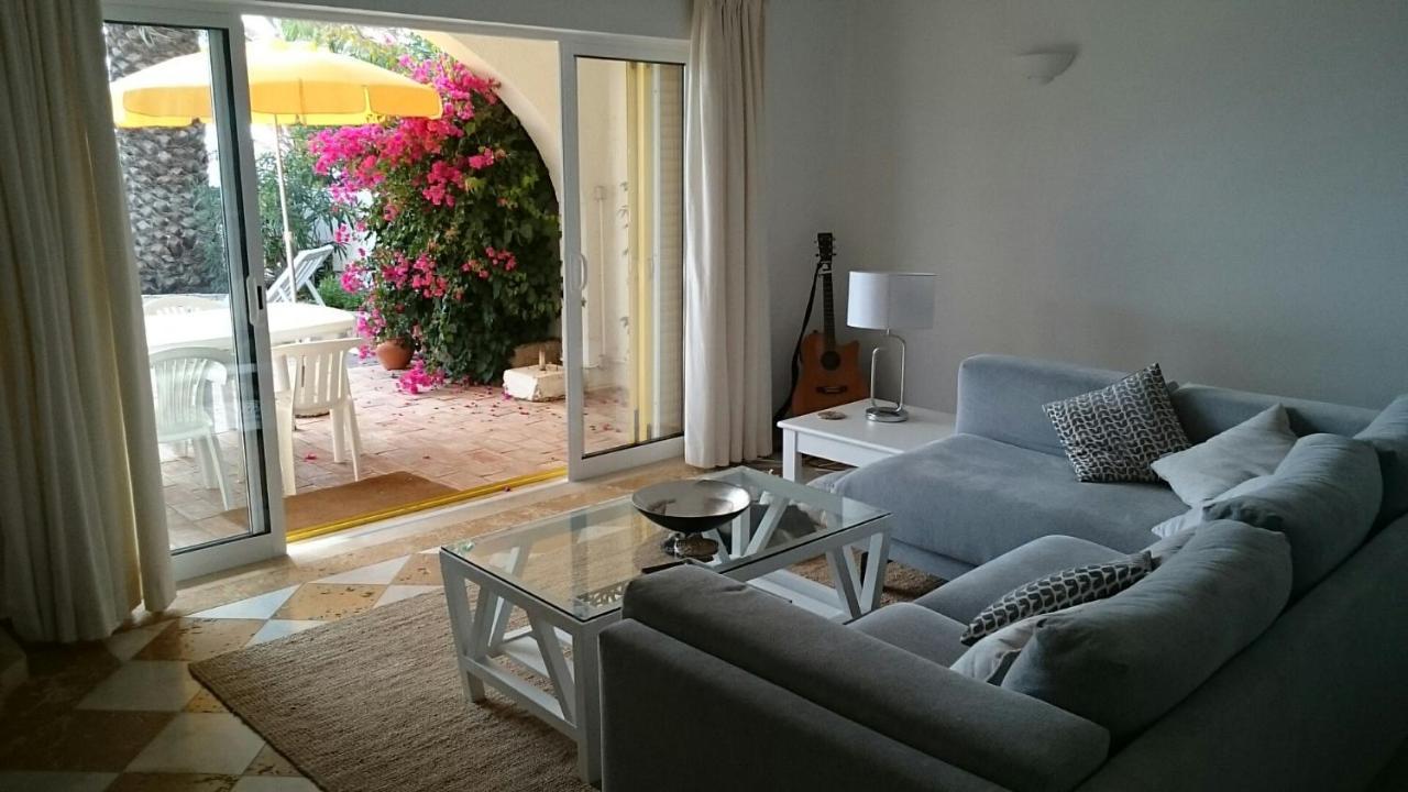 Holiday home Front/waterside *