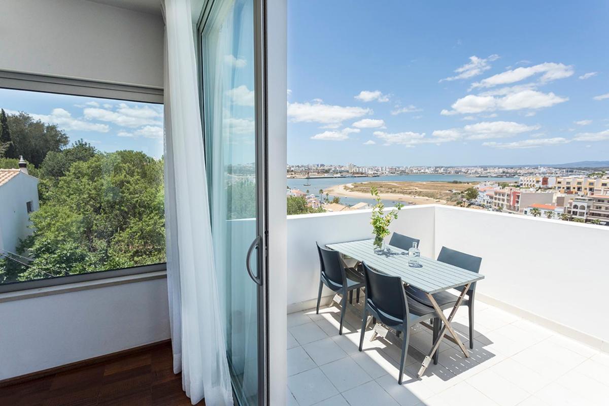 One2seven * Ferragudo (Faro)