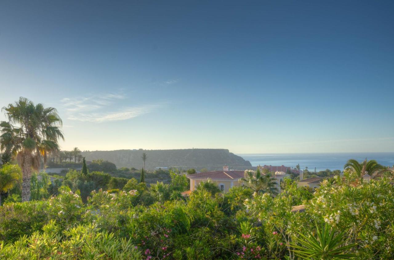 Montanha, Luxury Coastal Villa, With Swimming Pool, Loungers And Alfresco Dining, 10 Min Walk To The Beautiful Da Beach, Shops, Bars And Restaurants!