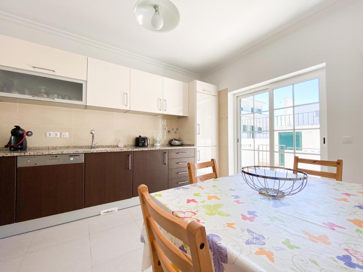 Casa Juju - Férias Em Familia Em Apartamento Com Piscina Perto Da Praia * Lagos