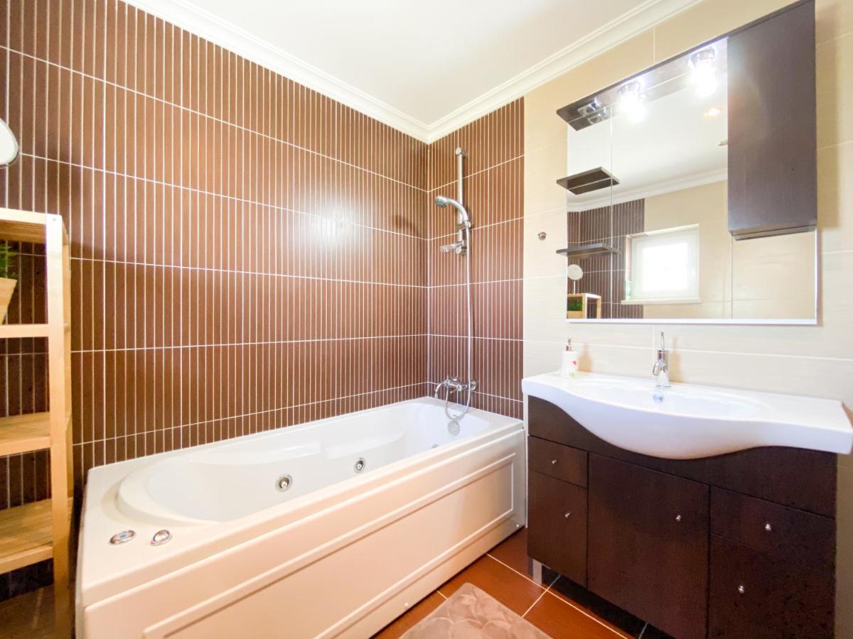 Casa Juju - Férias Em Familia Em Apartamento Com Piscina Perto Da Praia Apartamento