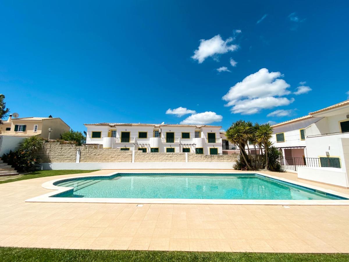 Casa Juju - Férias Em Familia Em Apartamento Com Piscina Perto Da Praia Lagos