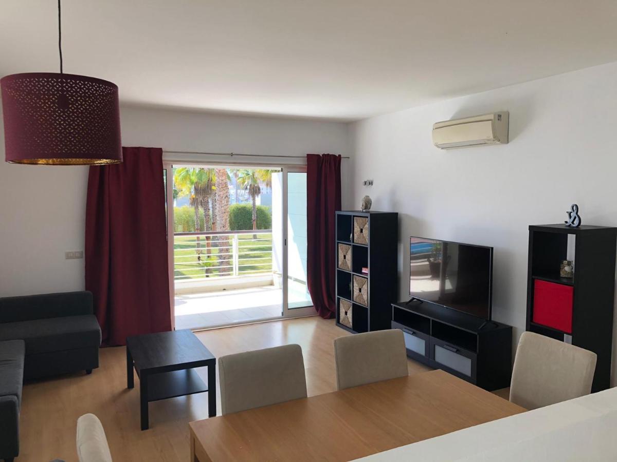 Marina Side Apartment *