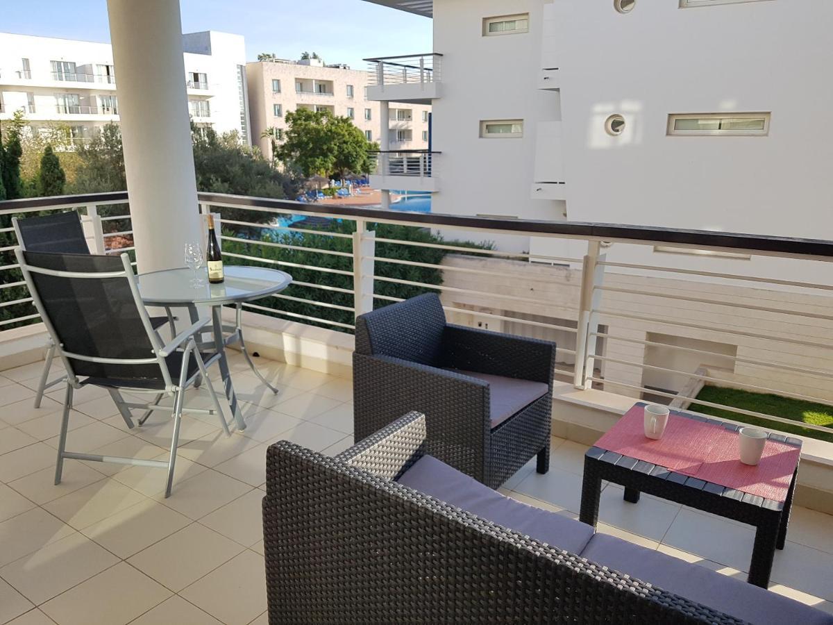 Marina Side Apartment *