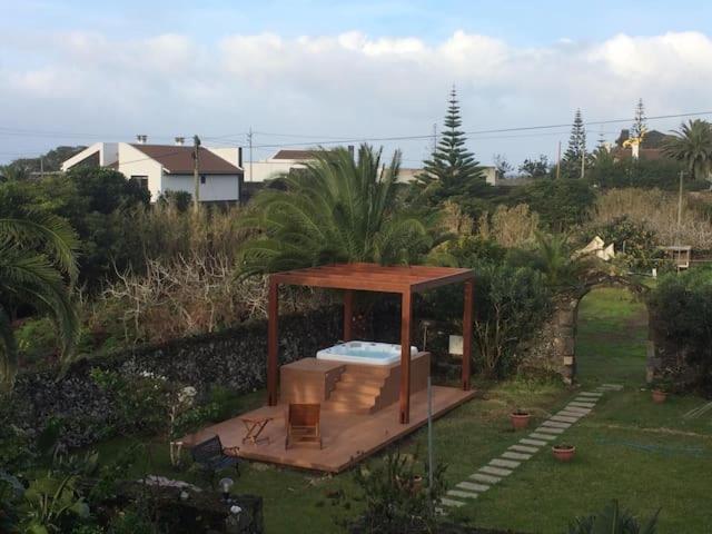 Casa Caloura, Quarto Deluxe Beautiful View Casa de hóspedes Água de Pau