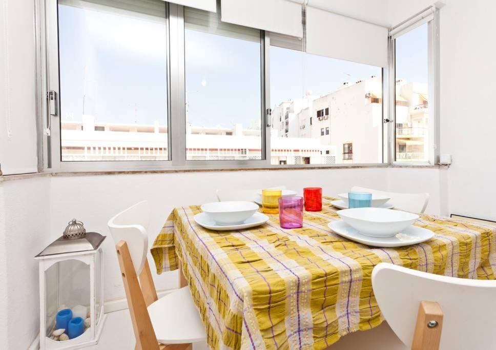 Apartamento - - Sea View- Walk To The - Algarve *
