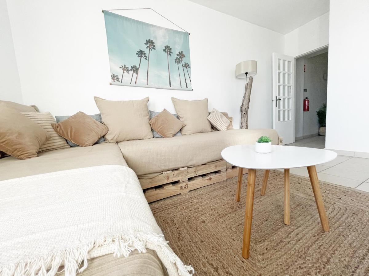 Beachfront Oura - 100m Beach, Seaview, Garage, 300m Strip Albufeira