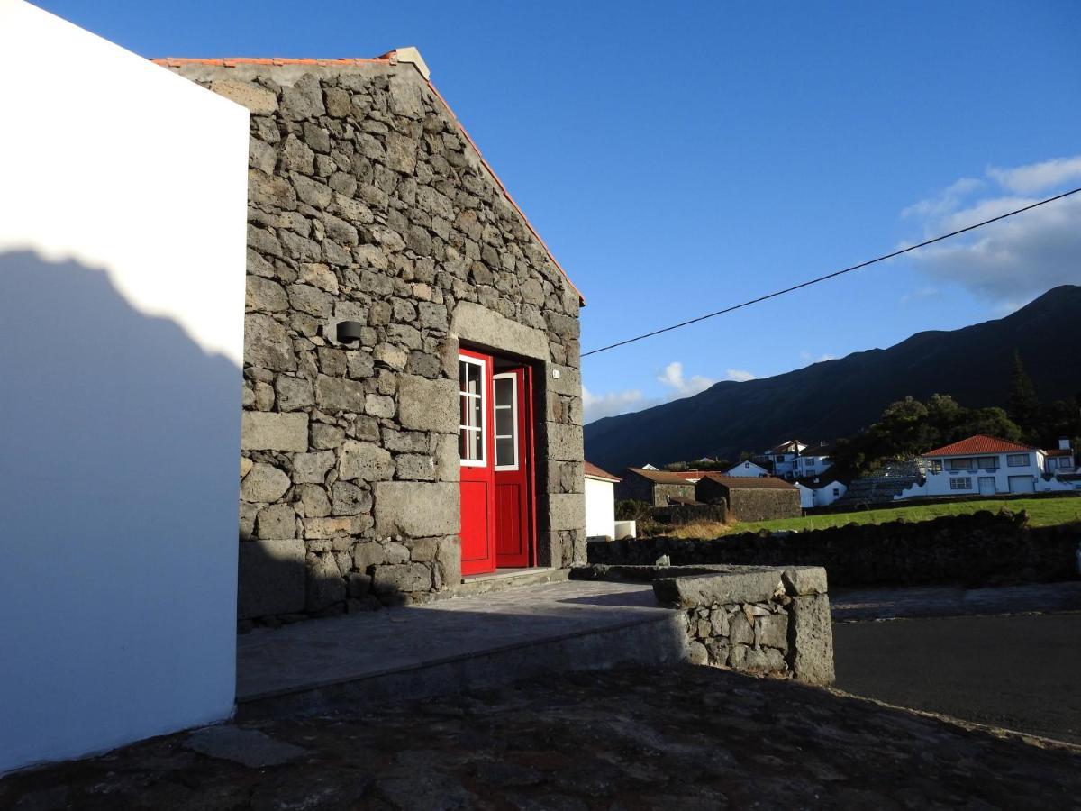 Janela Do Porto * Prainha (Sao Roque do Pico)