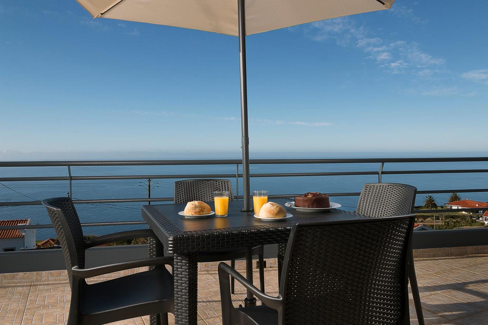 Welcome Home, With A Fantastic View, Sunrise & Sunsets * Estreito Da Calheta