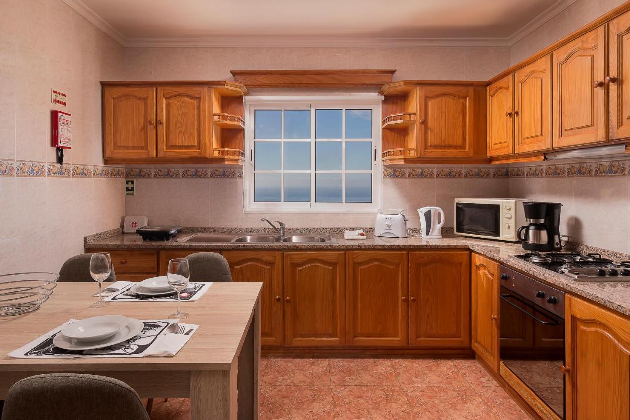 Welcome Home, With A Fantastic View, Sunrise & Sunsets Vakantiehuis Estreito Da Calheta