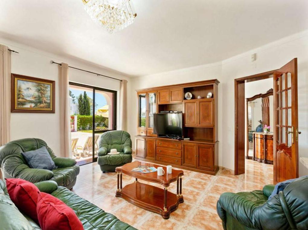 Luxury Carvoeiro Fragrancia Dois 4 Bedroom Gated Pool Armacao de Pera