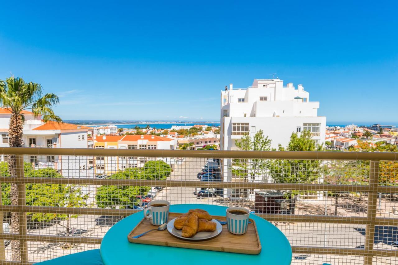 Apartment Sunny Seaside Escape *