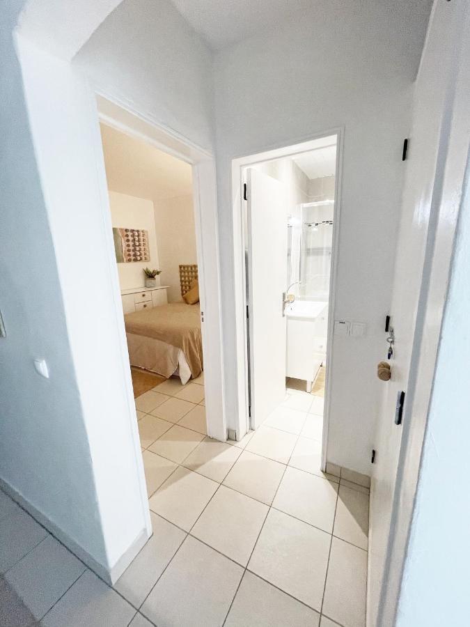 Apartment Beachfront Oura - 100m Beach, Seaview, Garage, 300m Strip