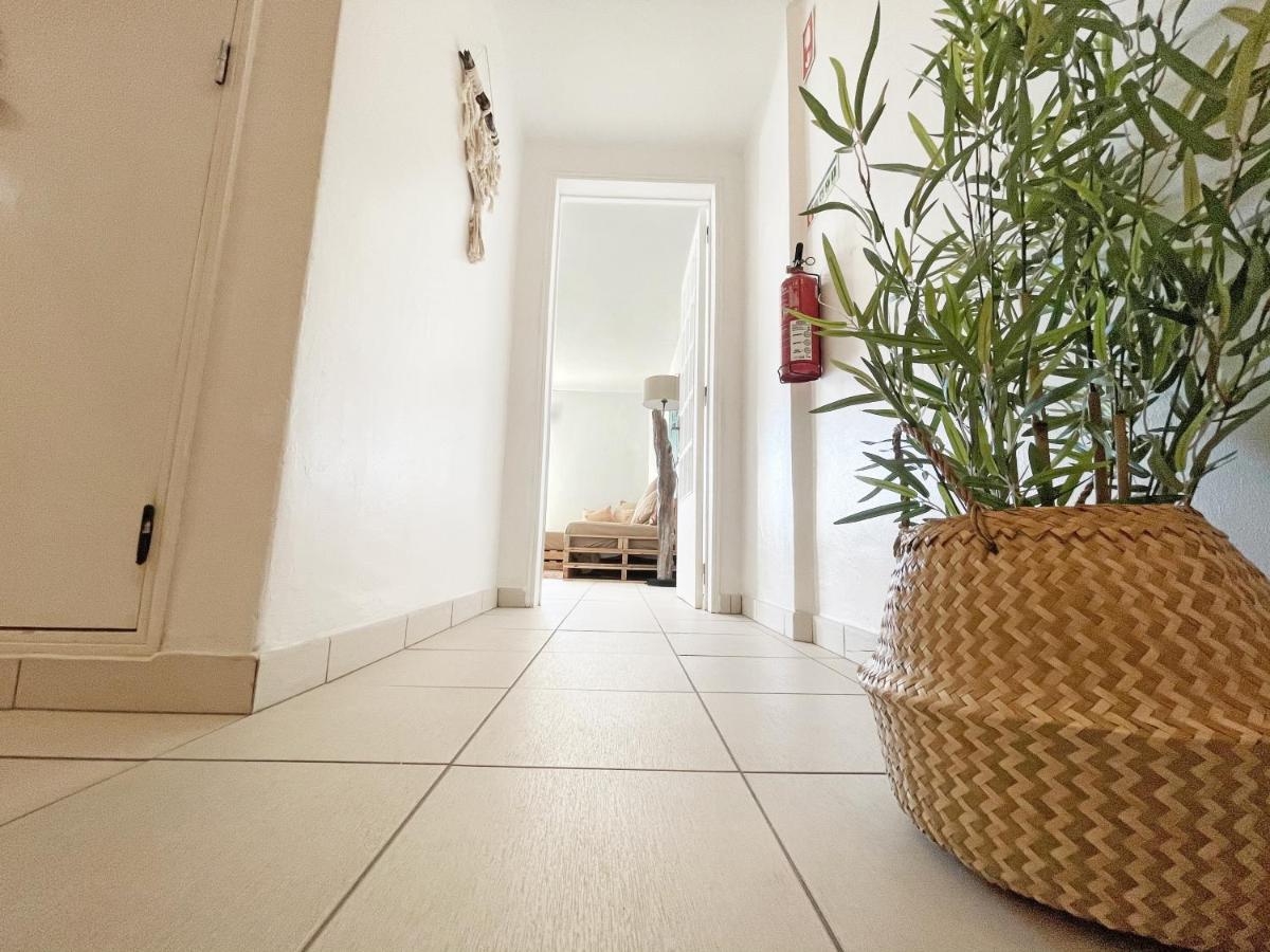 Apartment Beachfront Oura - 100m Beach, Seaview, Garage, 300m Strip