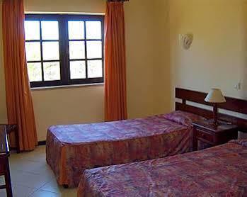 Colina Village 3*