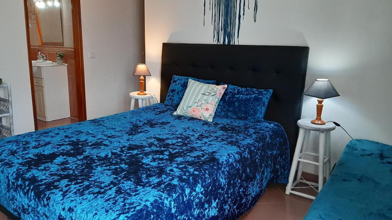 Sunny With Private Bathroom 300m From The Habitación en casa particular *