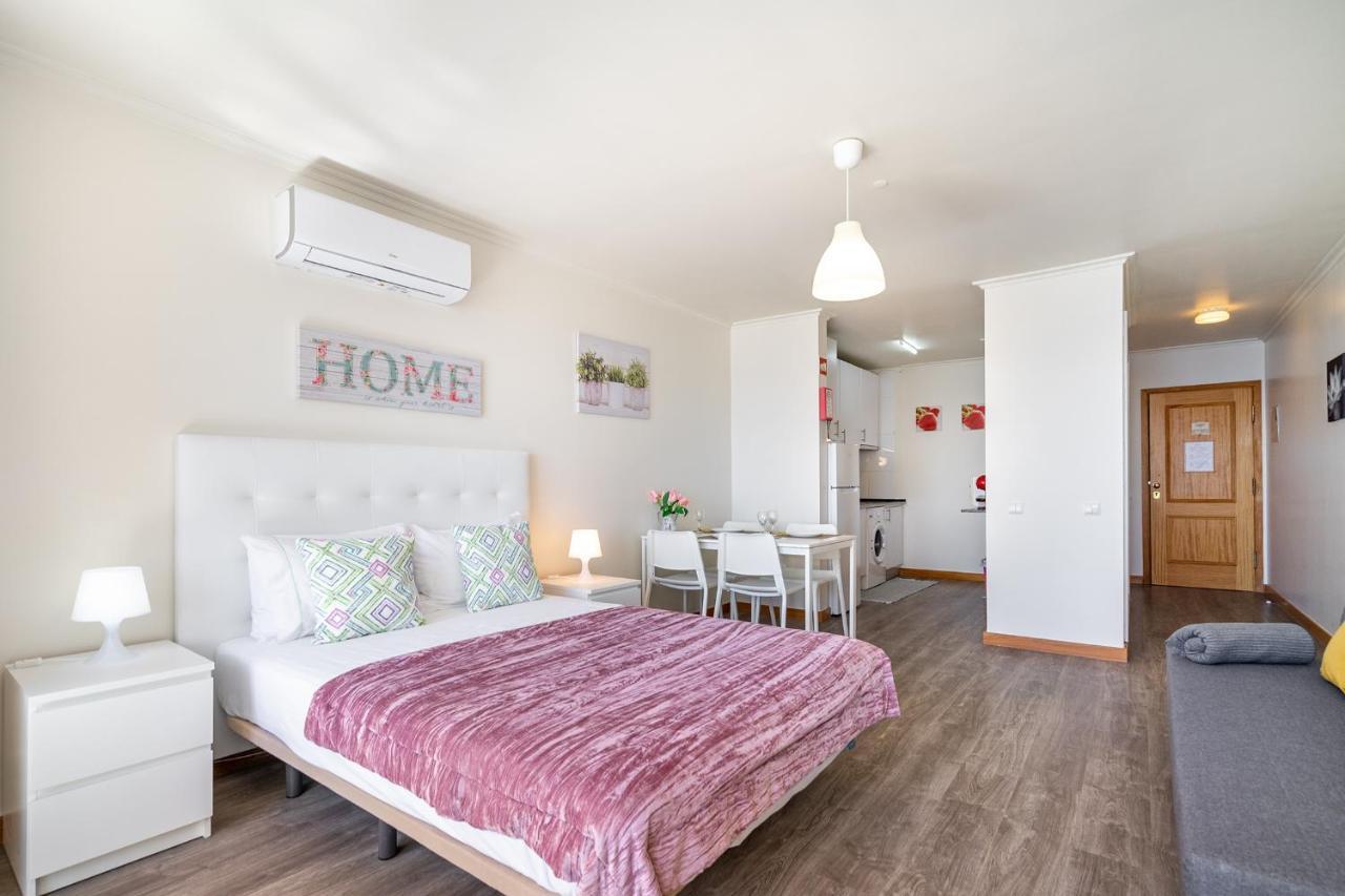 Jardins Da Rocha: Beachfront With Sea Views And Pools Apartment *