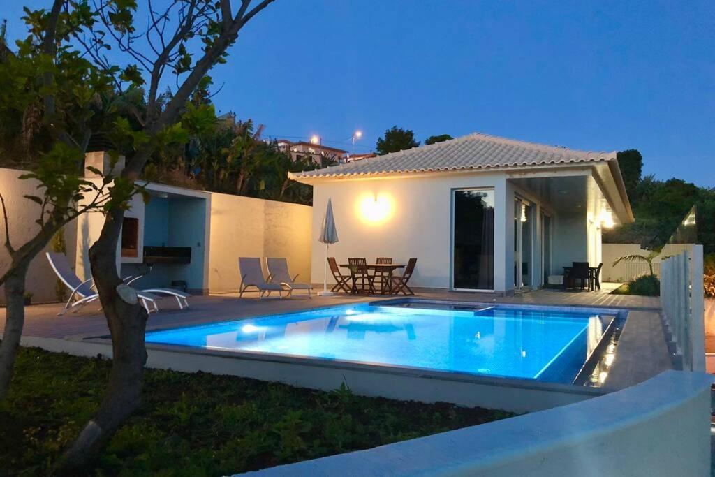 Pinheira Iv -heated Swimming Pool And Jacuzzi