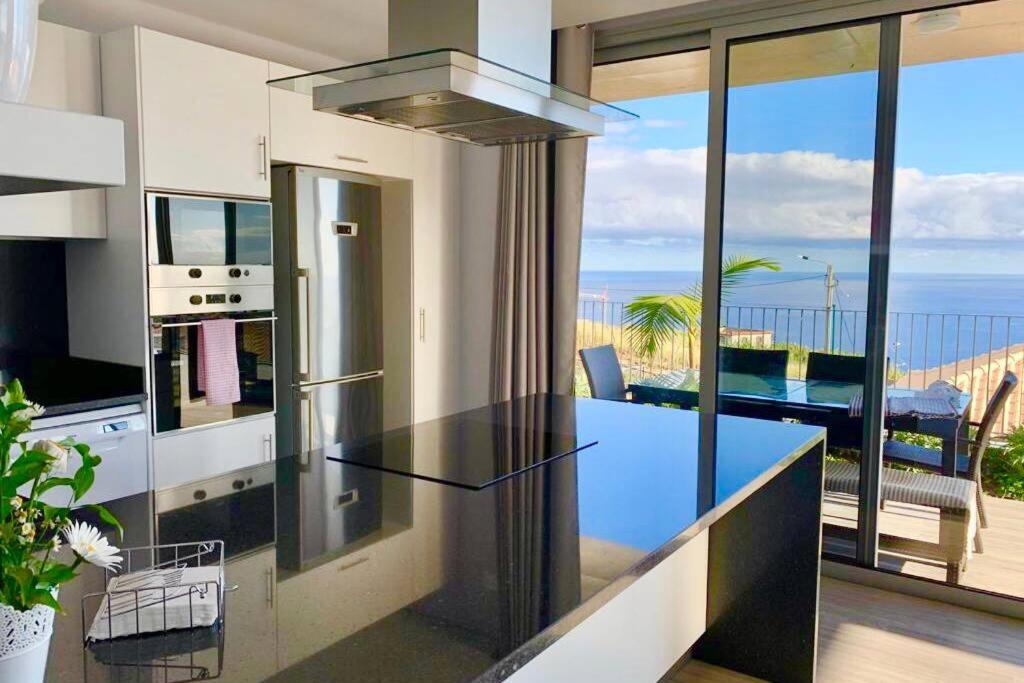 Villa Pinheira Iv -heated Swimming Pool And Jacuzzi Calheta (Madeira)