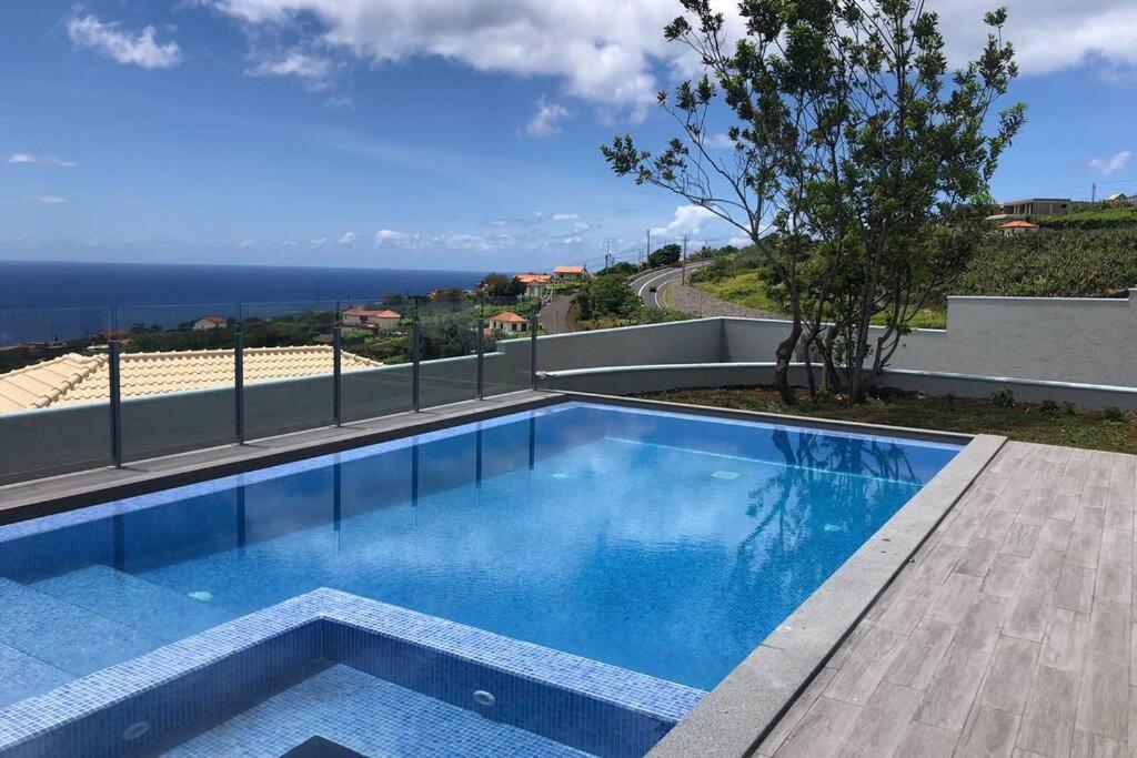 Pinheira Iv -heated Swimming Pool And Jacuzzi