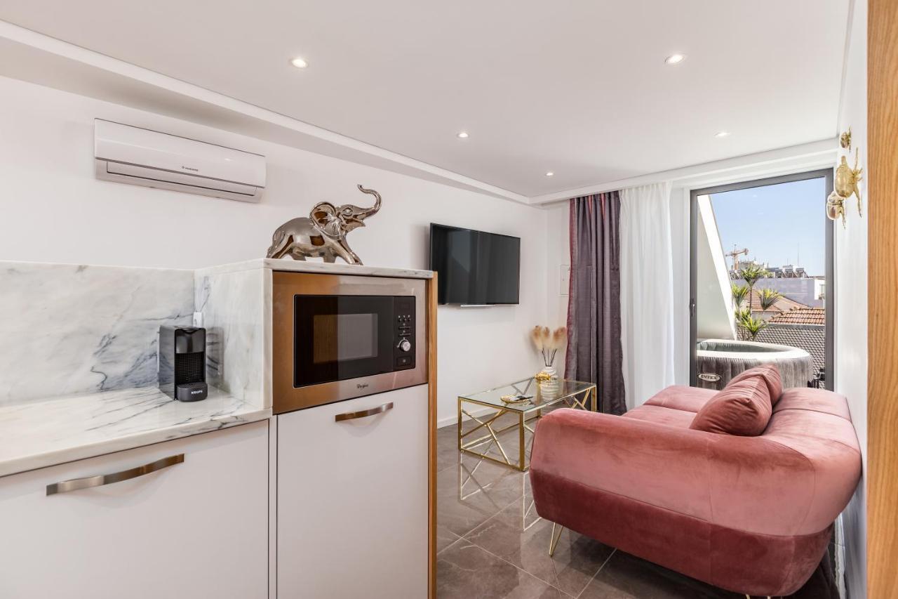 Nell&and&jess Guest house Espinho (Aveiro)