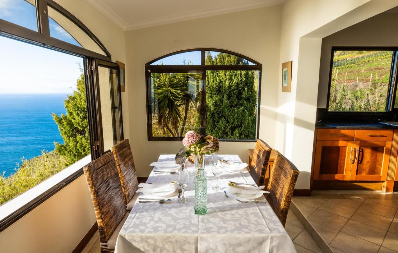 Villa Secluded Sunset On Cliff & 180 Degree Ocean Views *