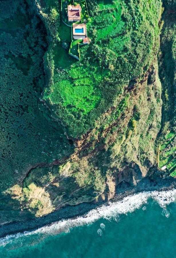 Secluded Sunset On Cliff & 180 Degree Ocean Views Villa *
