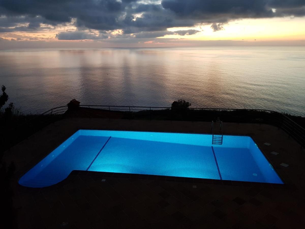 Secluded Sunset On Cliff & 180 Degree Ocean Views * Faja da Ovelha