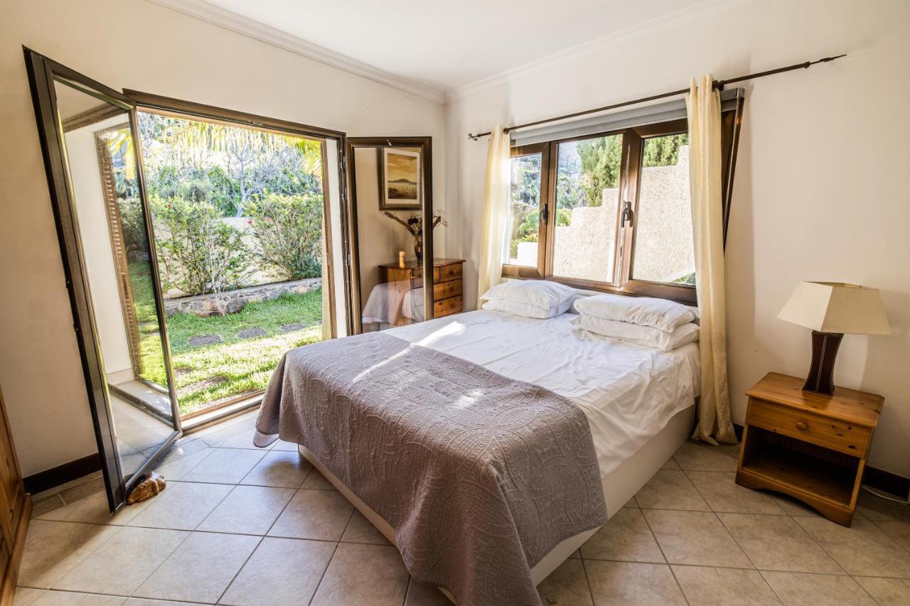 Secluded Sunset On Cliff & 180 Degree Ocean Views Villa *