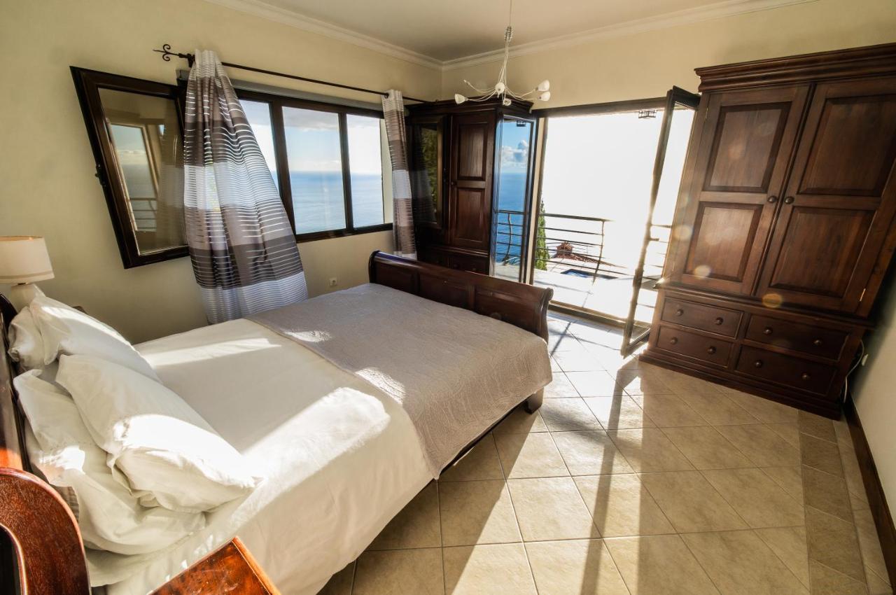 Secluded Sunset On Cliff & 180 Degree Ocean Views