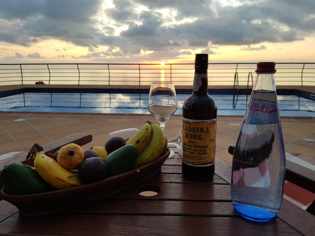 Secluded Sunset On Cliff & 180 Degree Ocean Views Faja da Ovelha