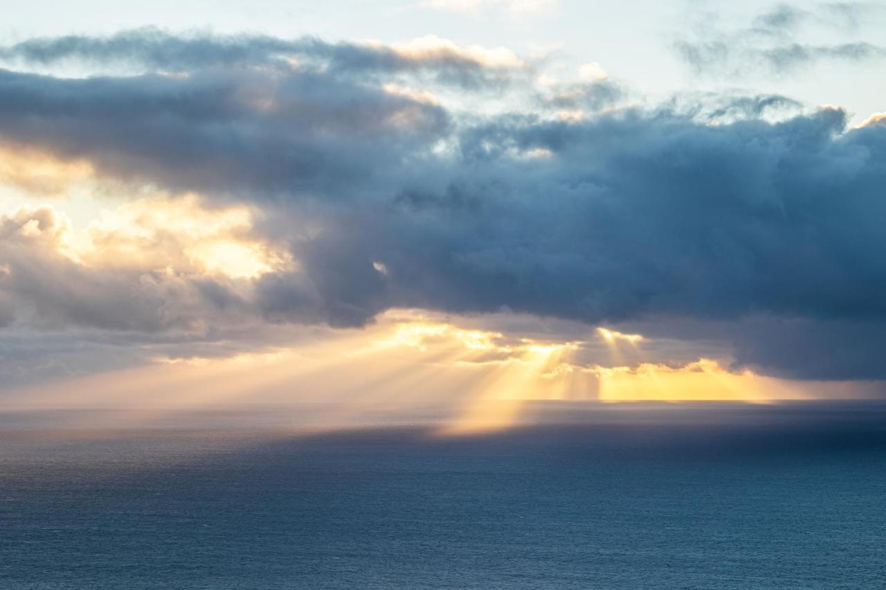 Secluded Sunset On Cliff & 180 Degree Ocean Views Villa Faja da Ovelha