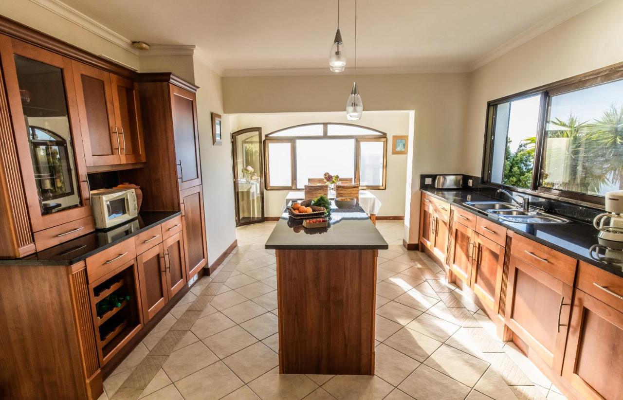 Secluded Sunset On Cliff & 180 Degree Ocean Views Faja da Ovelha