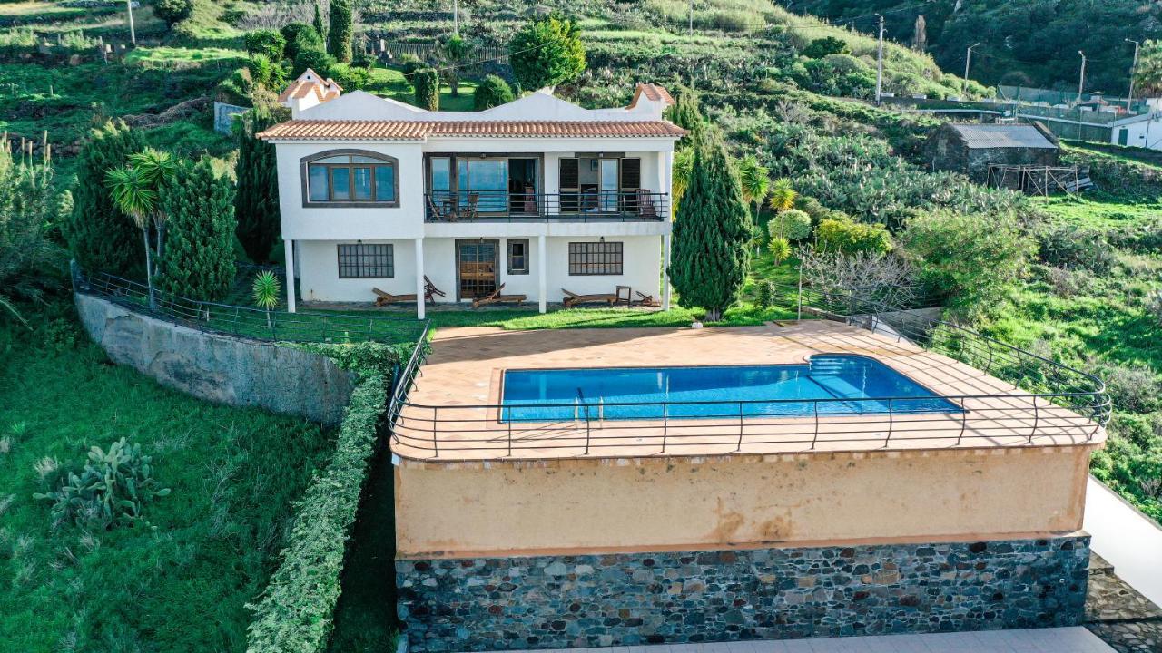Secluded Sunset On Cliff & 180 Degree Ocean Views Villa Faja da Ovelha