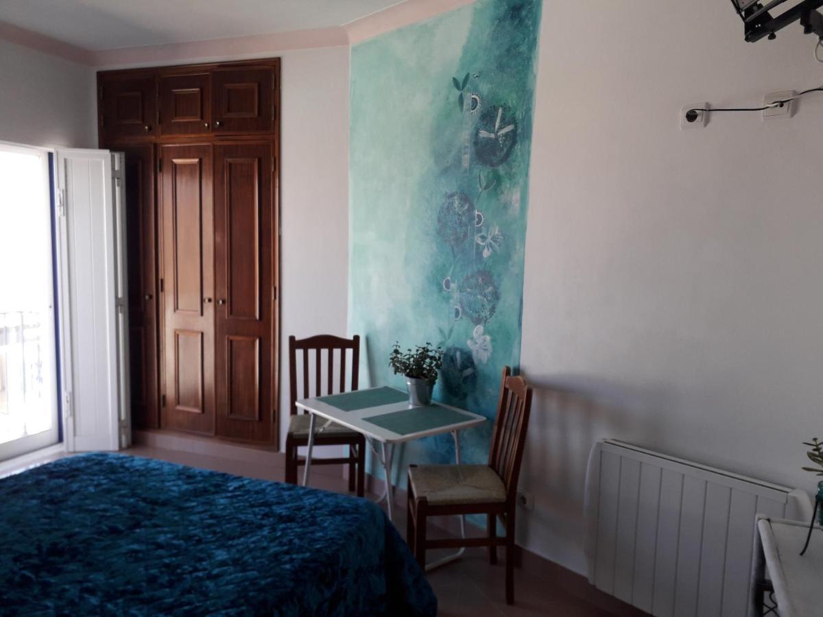 Sunny With Private Bathroom 300m From The Habitación en casa particular Sagres