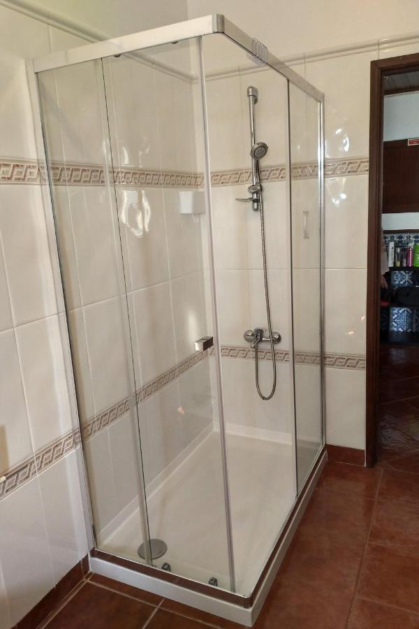 Spacious 2 Bedroom Apartamento *