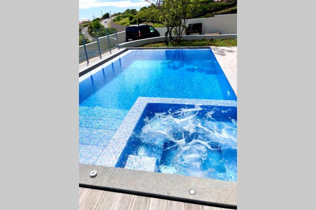 Pinheira Iv -heated Swimming Pool And Jacuzzi *