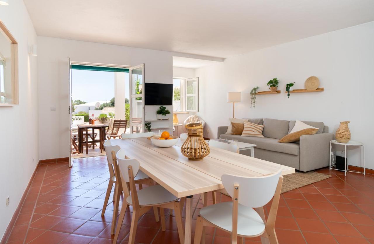 Villa With Ocean View And Rooftop Cinema