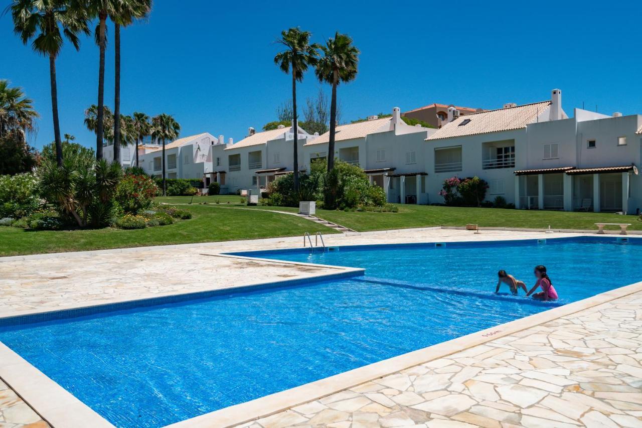 Villa With Ocean View And Rooftop Cinema