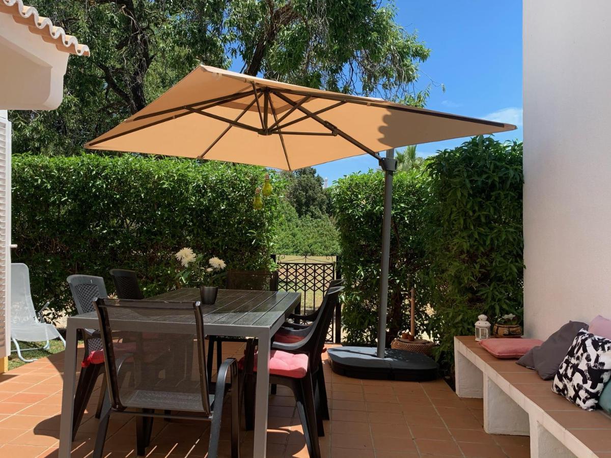 Villa C/ Piscina Proxima Da *