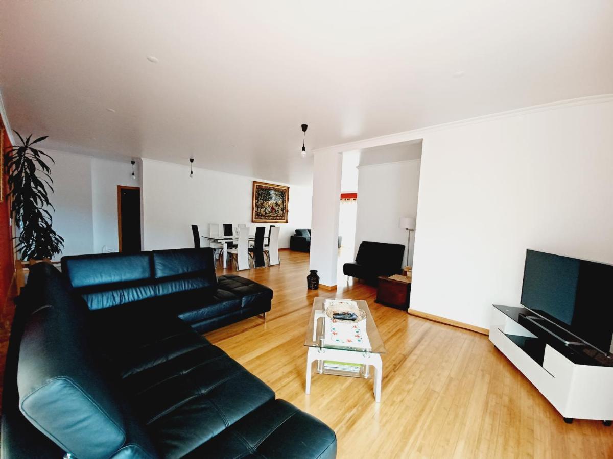 Luz - Family House Vacations- Large Private Outdoor Area