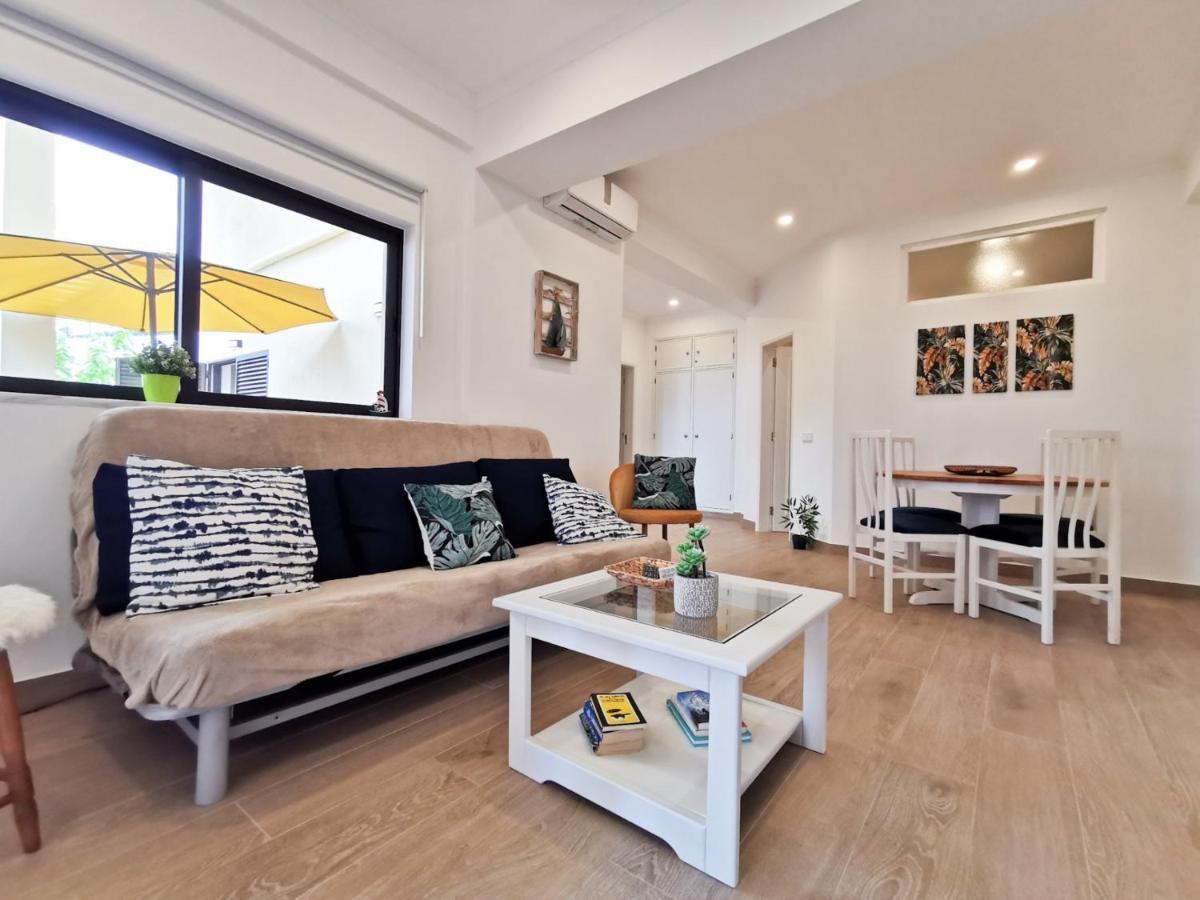 Sea View Apartment *